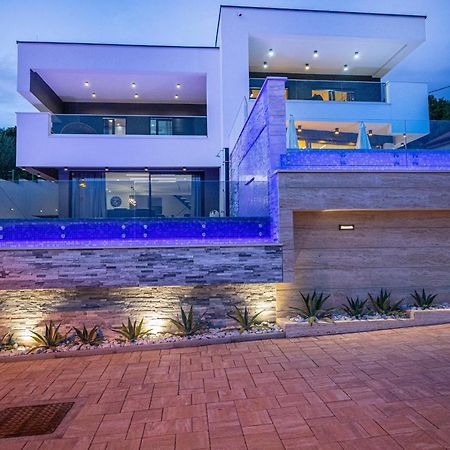 Villa Marassi With Heated Pool, Hot Tub And Sauna 크리크베니카 외부 사진