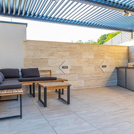 Villa Marassi With Heated Pool, Hot Tub And Sauna 크리크베니카 외부 사진