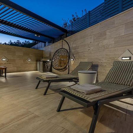 Villa Marassi With Heated Pool, Hot Tub And Sauna 크리크베니카 외부 사진