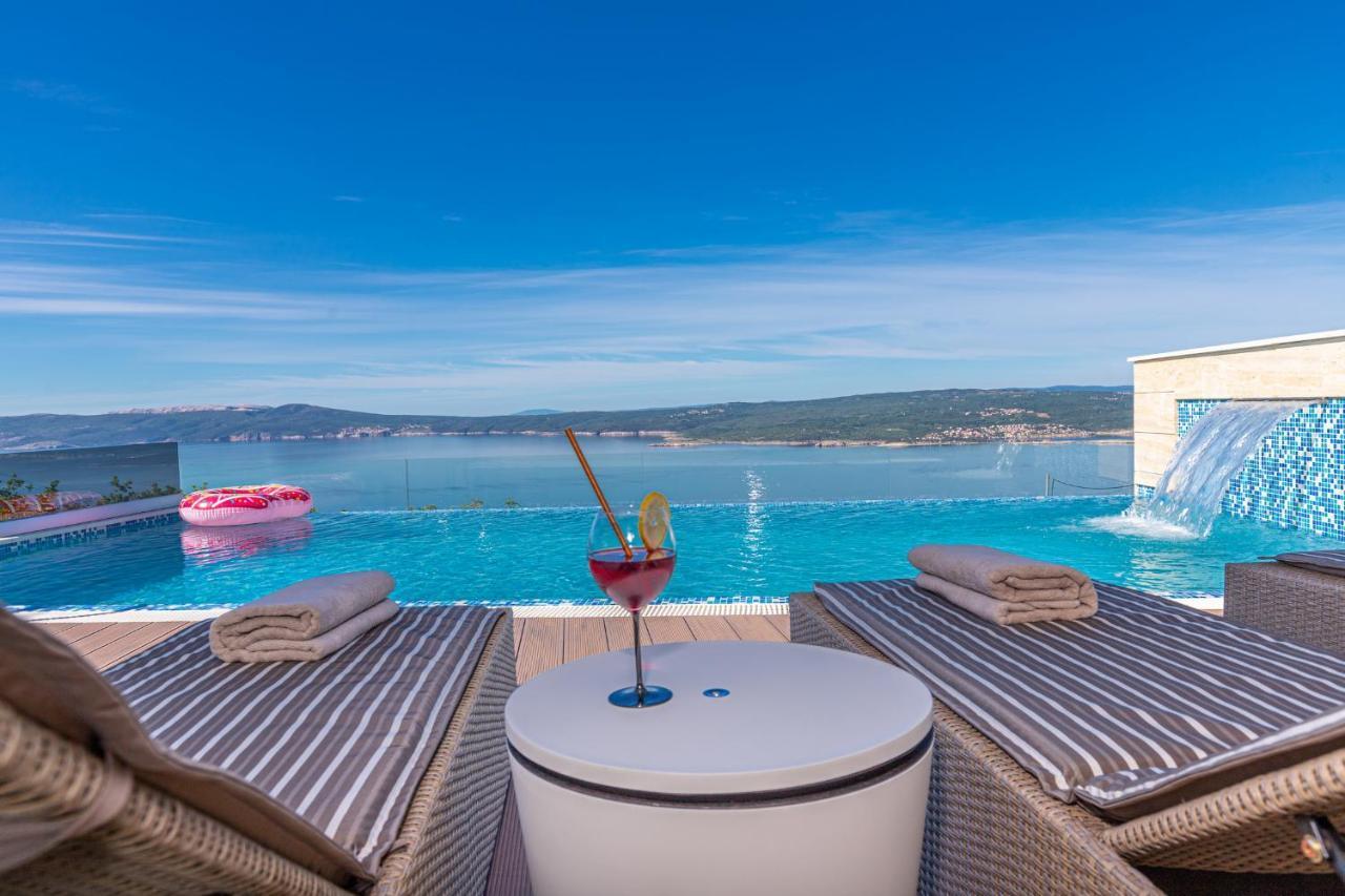 Villa Marassi With Heated Pool, Hot Tub And Sauna 크리크베니카 외부 사진