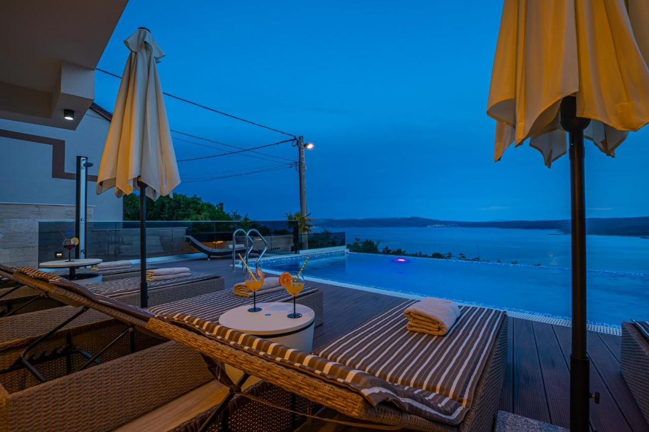 Villa Marassi With Heated Pool, Hot Tub And Sauna 크리크베니카 외부 사진