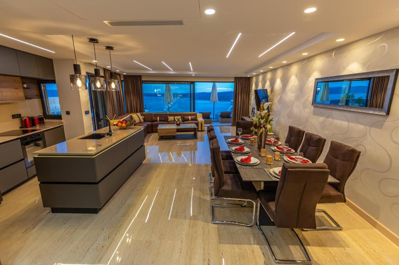 Villa Marassi With Heated Pool, Hot Tub And Sauna 크리크베니카 외부 사진