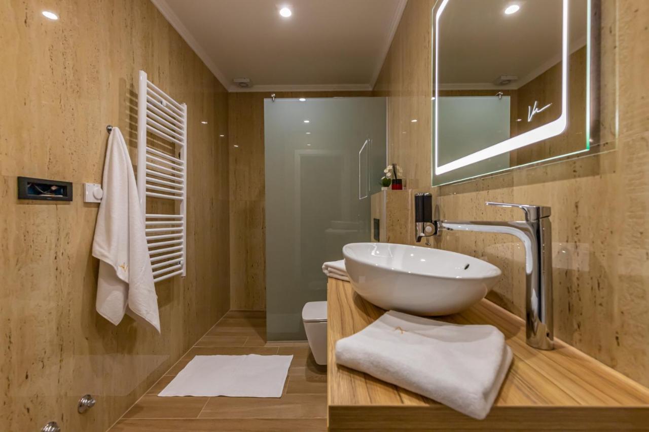 Villa Marassi With Heated Pool, Hot Tub And Sauna 크리크베니카 외부 사진