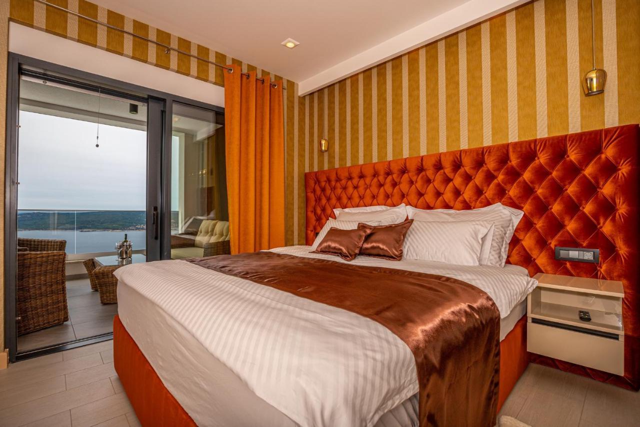 Villa Marassi With Heated Pool, Hot Tub And Sauna 크리크베니카 외부 사진