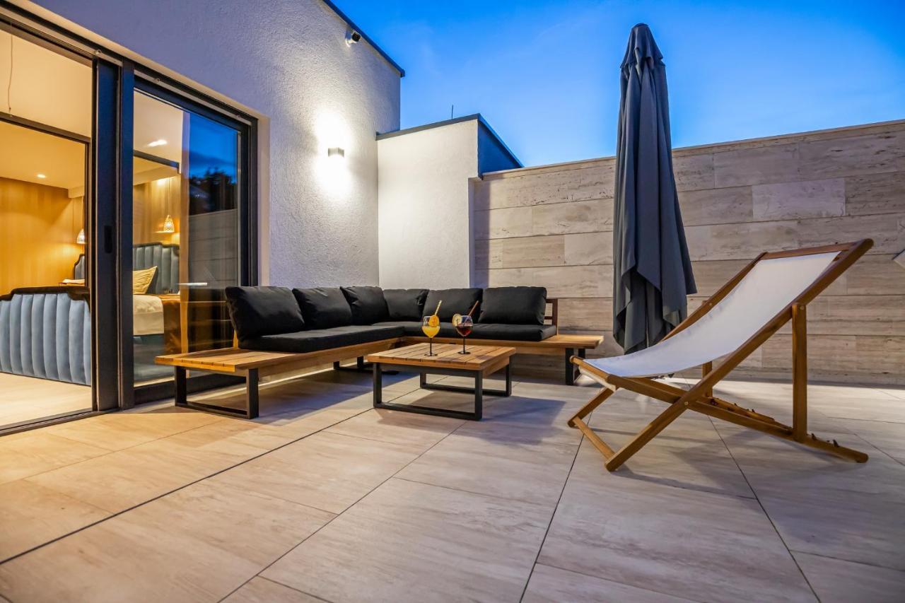 Villa Marassi With Heated Pool, Hot Tub And Sauna 크리크베니카 외부 사진